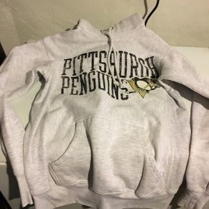 Pittsburgh Penguins long sweatshirt. Men’s size S